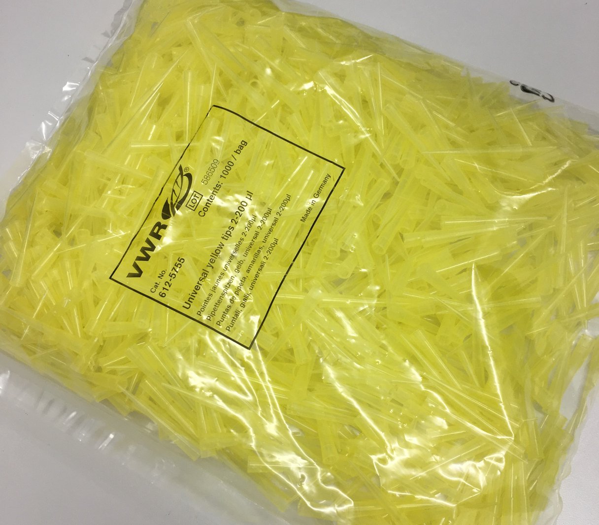 Yellow Pipette Tips 200ul Bag of 1000 Hart Bio